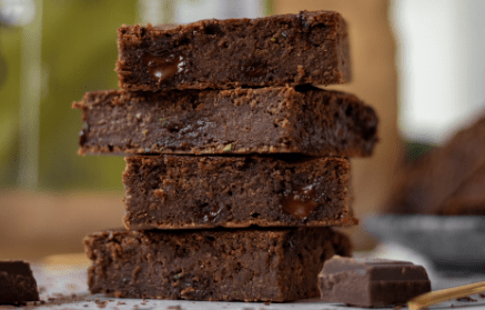 Fitness συνταγή: Μαλακά brownies από κολοκυθάκια με σοκολάτα