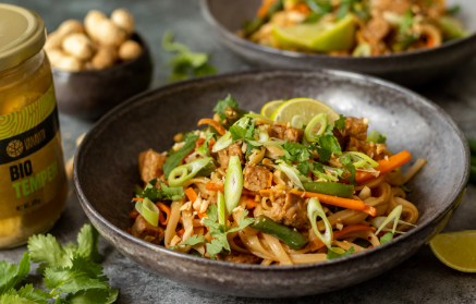 Fitness Συνταγή: Pad Thai noodles με tempeh και φρέσκα λαχανικά