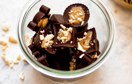 Fitness Συνταγή: Σοκολατένιες Πραλίνες με Γέμιση Βουτύρου Ξηρών Καρπών
